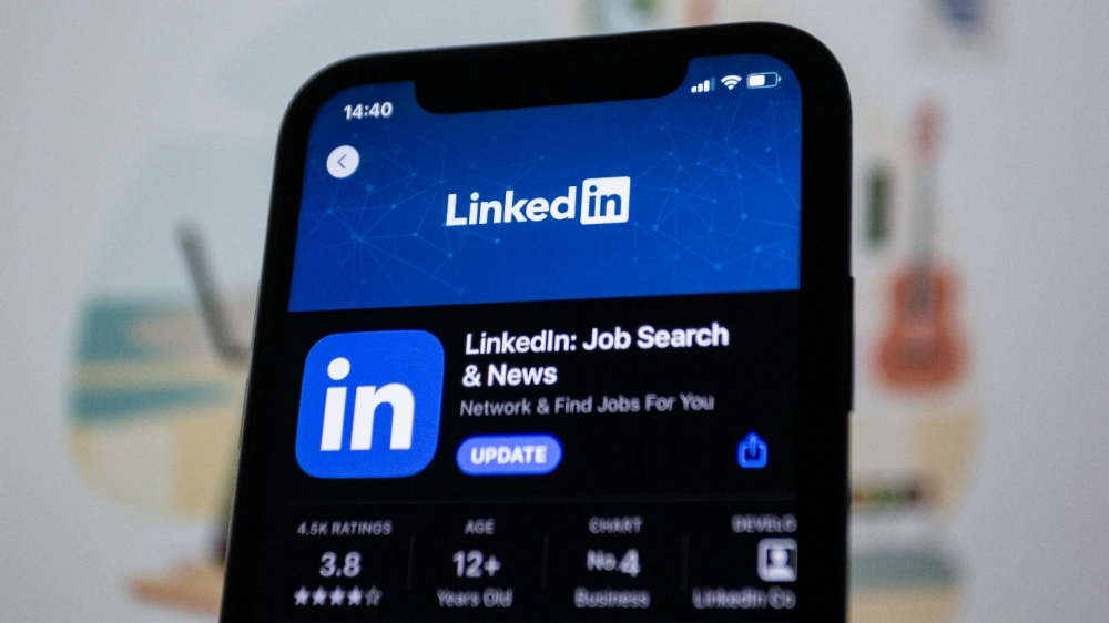 Check LinkedIn’s Advanced search